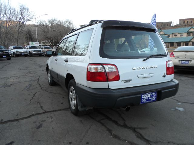 Subaru Forester 2001 photo 2