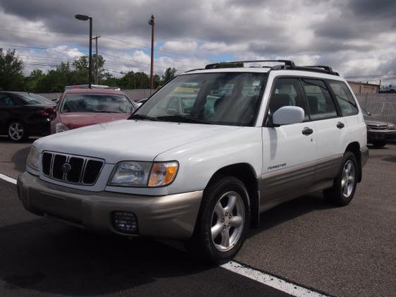 Subaru Forester 2001 photo 1