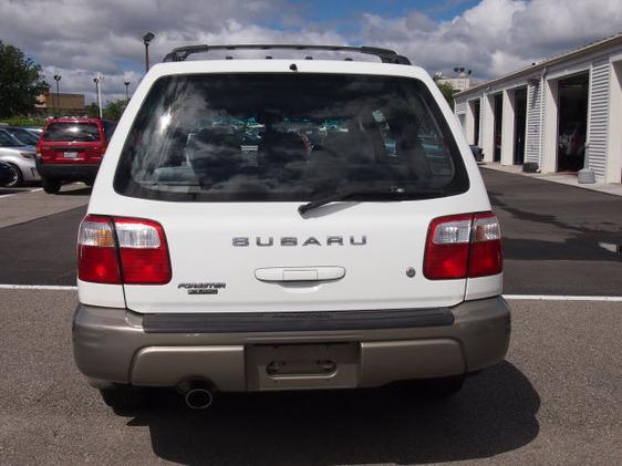 Subaru Forester 2001 photo 2