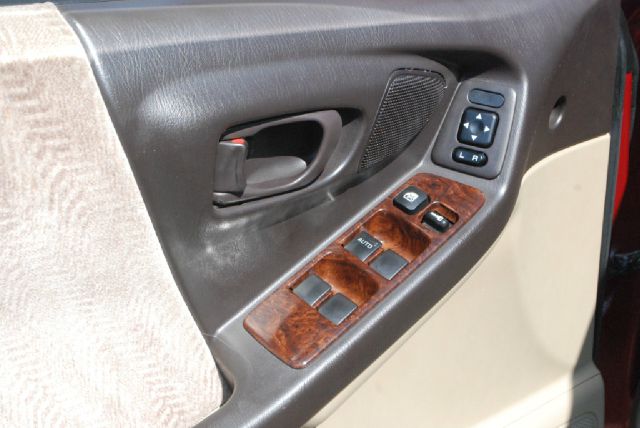 Subaru Forester 2001 photo 8