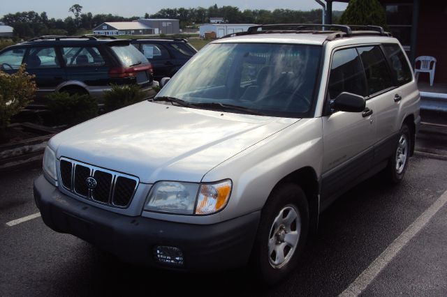 Subaru Forester 2001 photo 1
