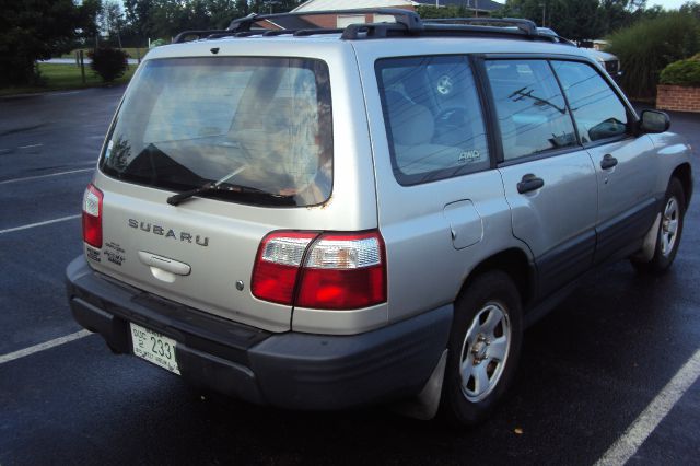 Subaru Forester 2001 photo 2