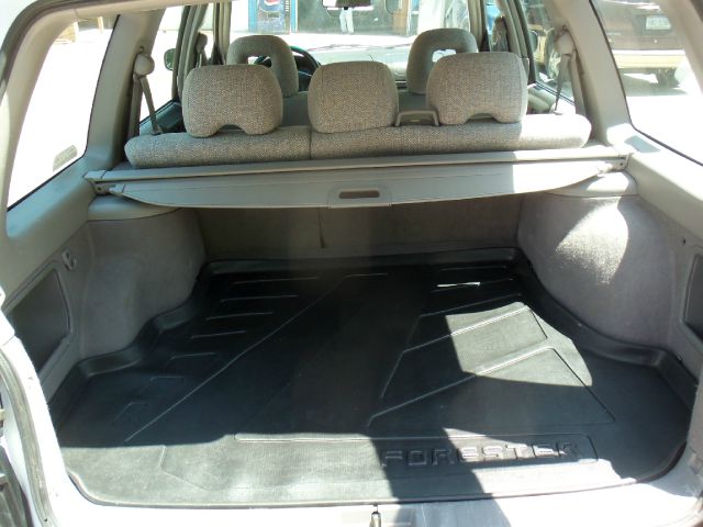 Subaru Forester 2001 photo 1