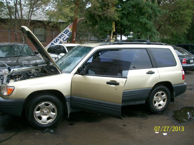 Subaru Forester 2001 photo 2