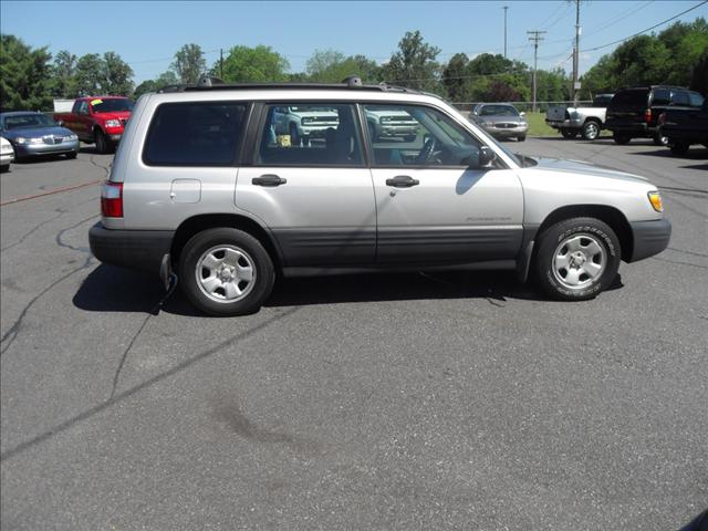 Subaru Forester 2001 photo 2