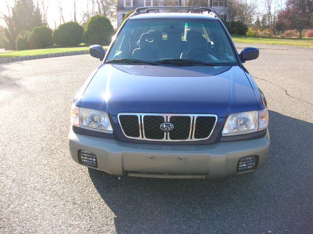 Subaru Forester 2001 photo 1