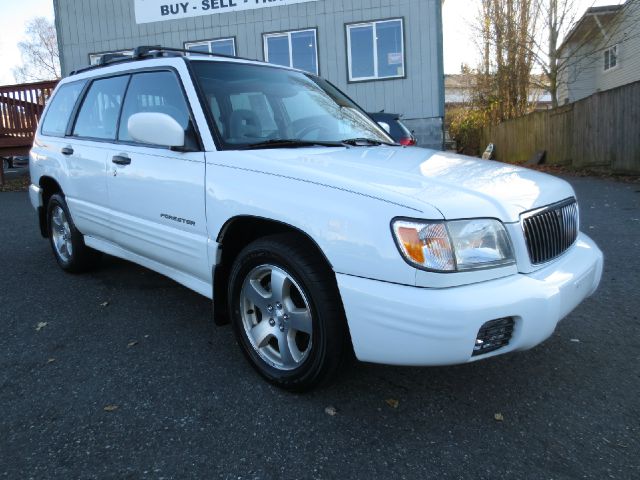 Subaru Forester 2001 photo 1