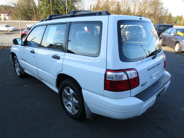 Subaru Forester 2001 photo 3