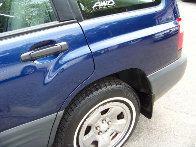 Subaru Forester 2001 photo 1
