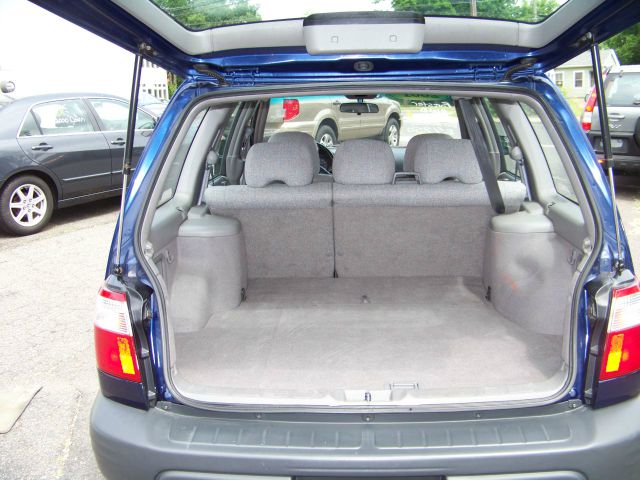 Subaru Forester 2001 photo 2