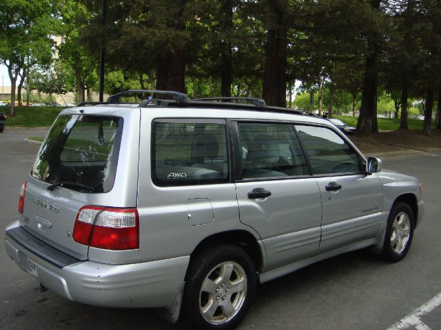 Subaru Forester 2002 photo 2