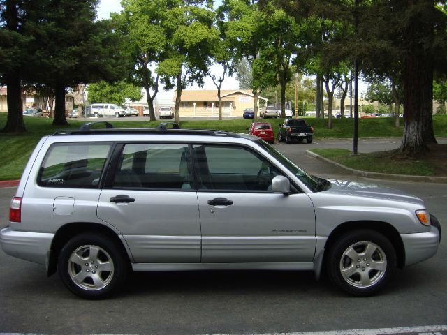 Subaru Forester 2002 photo 3
