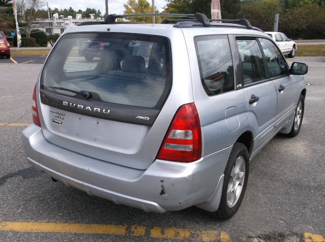 Subaru Forester 2003 photo 2