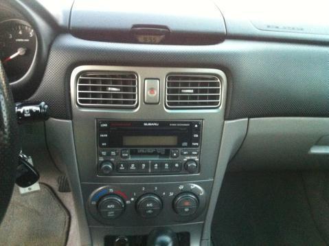 Subaru Forester 2003 photo 2