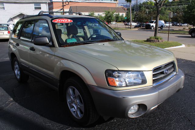 Subaru Forester 2003 photo 2