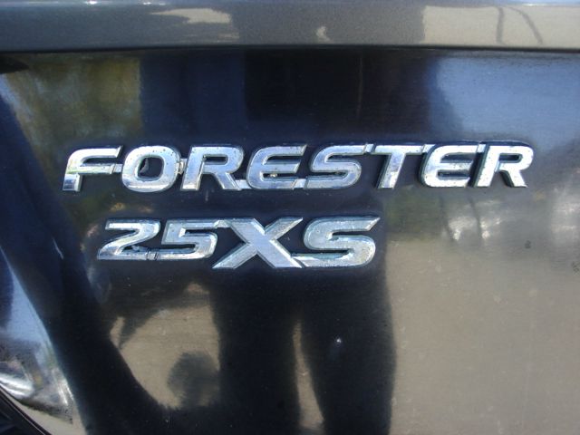 Subaru Forester 2003 photo 2