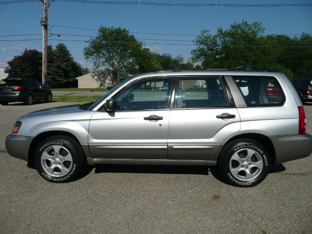 Subaru Forester 2004 photo 1