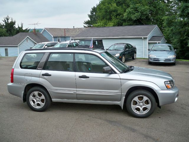 Subaru Forester 2004 photo 2