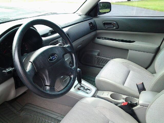 Subaru Forester 2004 photo 2