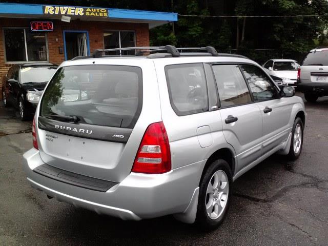 Subaru Forester 2004 photo 2