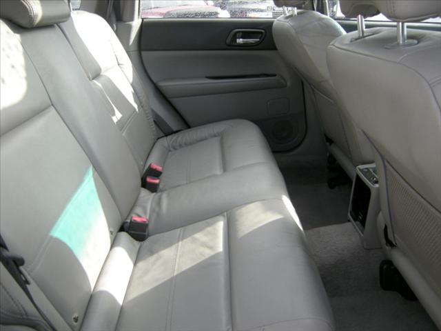 Subaru Forester 2004 photo 2
