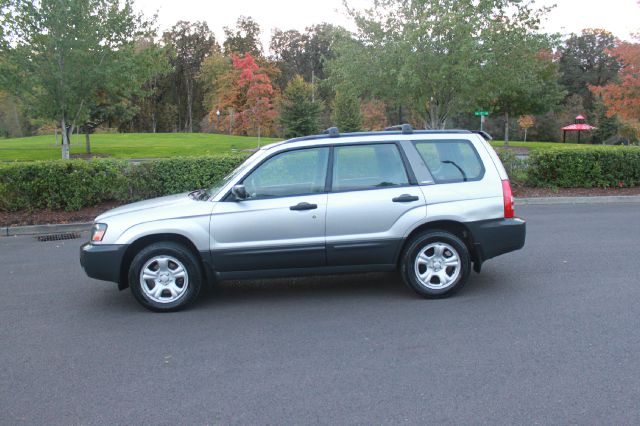Subaru Forester 2004 photo 2