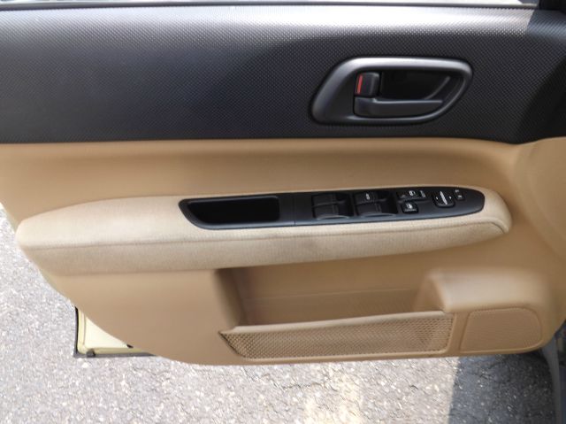 Subaru Forester 2004 photo 2