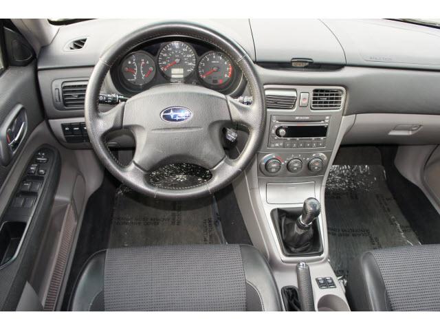 Subaru Forester 2004 photo 4