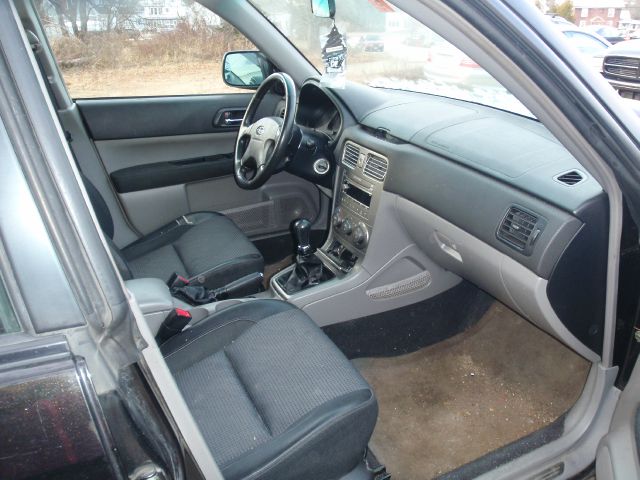 Subaru Forester 2004 photo 1