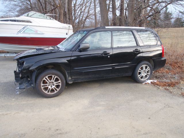 Subaru Forester 2004 photo 2