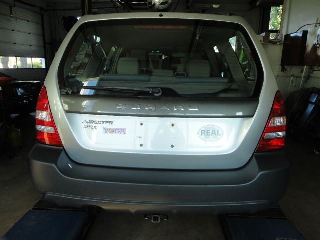 Subaru Forester 2005 photo 2