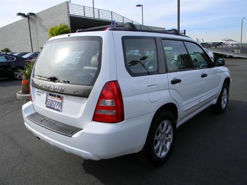 Subaru Forester 2005 photo 2