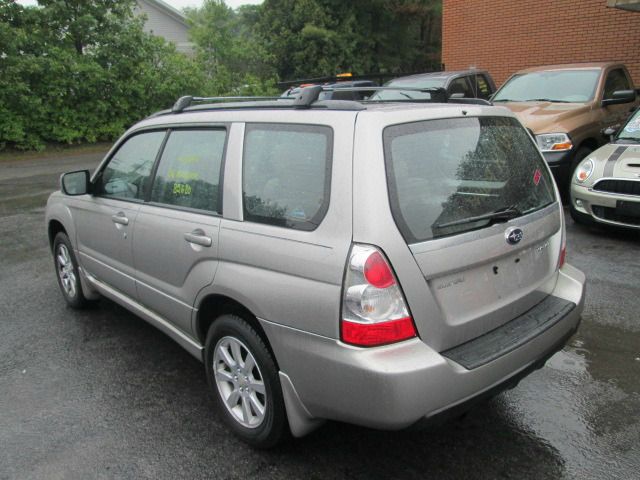 Subaru Forester 2006 photo 2