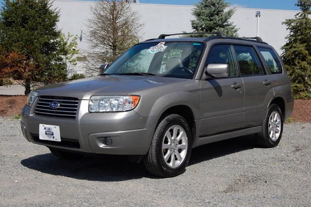 Subaru Forester 2006 photo 2