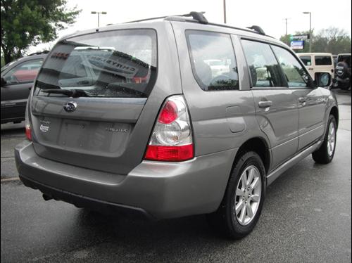 Subaru Forester 2006 photo 2