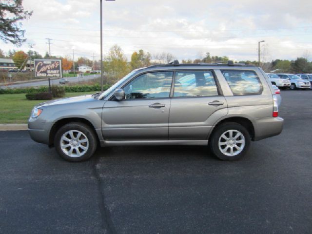 Subaru Forester 2006 photo 1