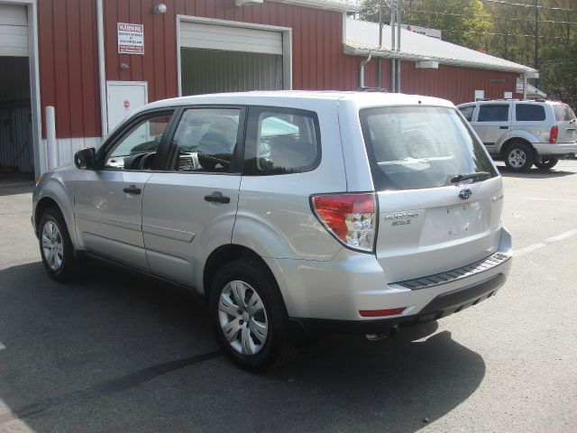Subaru Forester 2009 photo 2