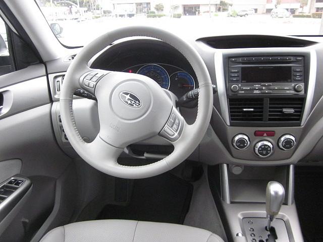 Subaru Forester 2009 photo 3