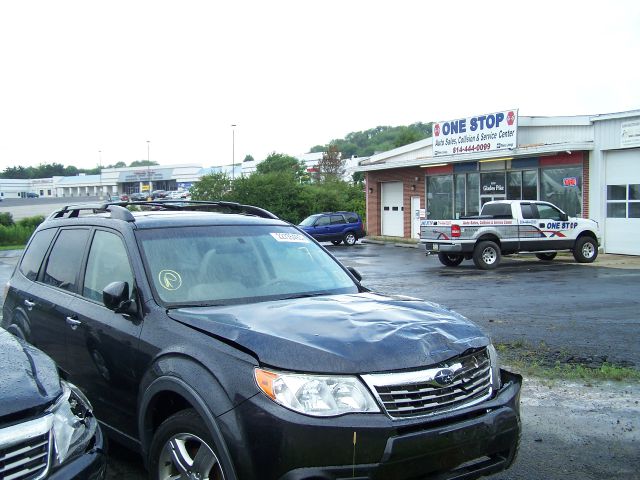 Subaru Forester 2500hd 4x4 W/ Plow System SUV