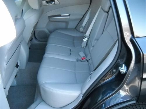 Subaru Forester 2010 photo 1