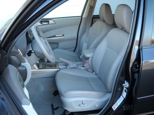 Subaru Forester 2010 photo 2