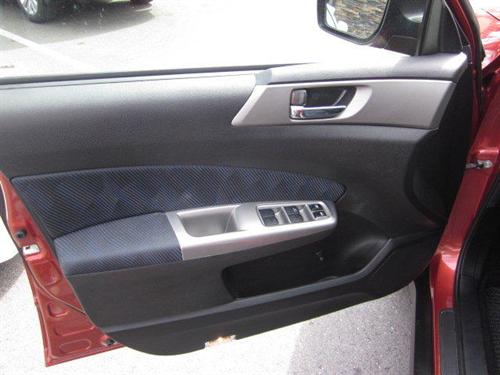 Subaru Forester 2010 photo 5