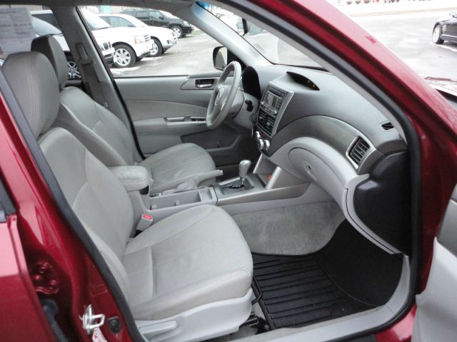 Subaru Forester 2dr 2.5L PZEV SUV