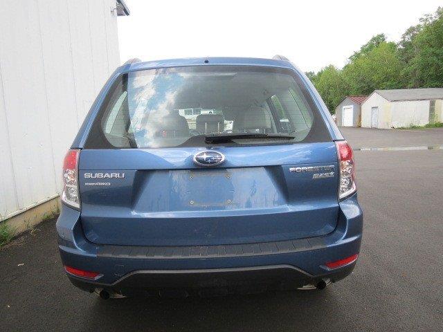Subaru Forester 2010 photo 2