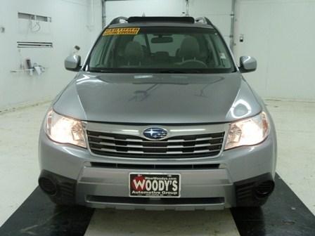 Subaru Forester 2010 photo 1