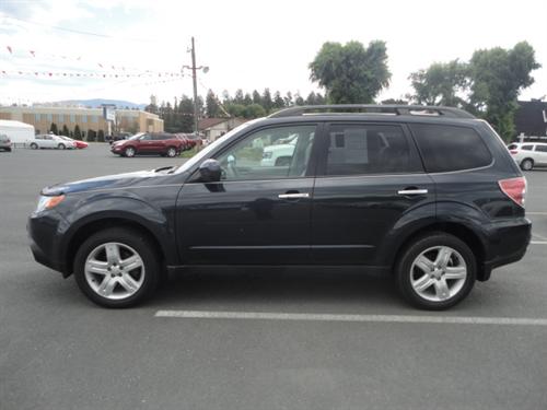 Subaru Forester 2010 photo 1