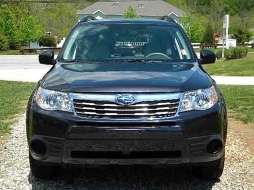 Subaru Forester 2010 photo 1