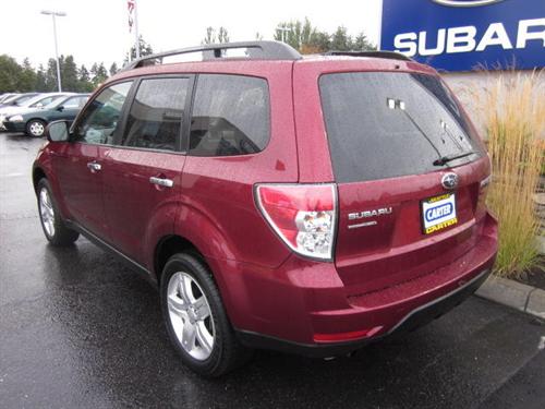 Subaru Forester 2010 photo 1