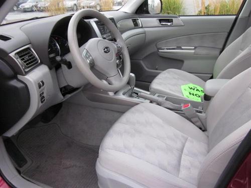 Subaru Forester 2010 photo 2