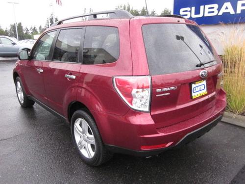 Subaru Forester 2010 photo 1